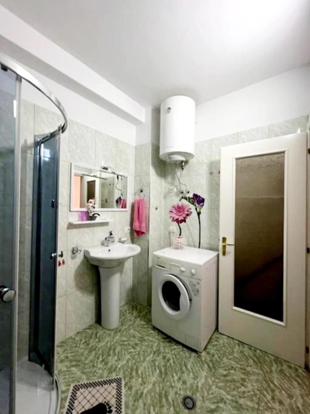 Happy Stories' Apartment In City Centre Shkodër エクステリア 写真